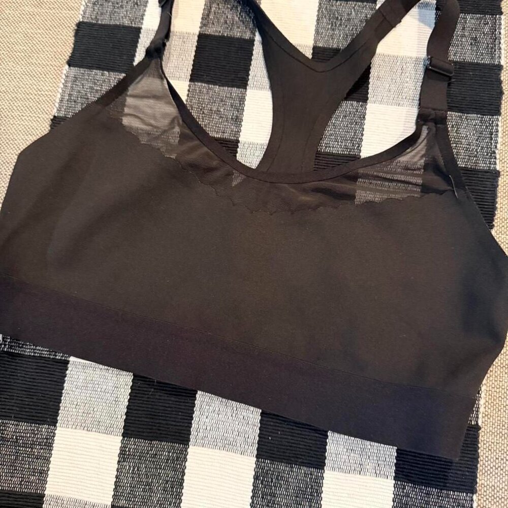 Victoria’s Secret Sports Bra Black Size medium with Mesh & Scalloped Detail